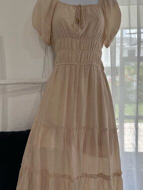 Women’s Puff Sleeve Tiered lined Maxi Dress in Beige Large